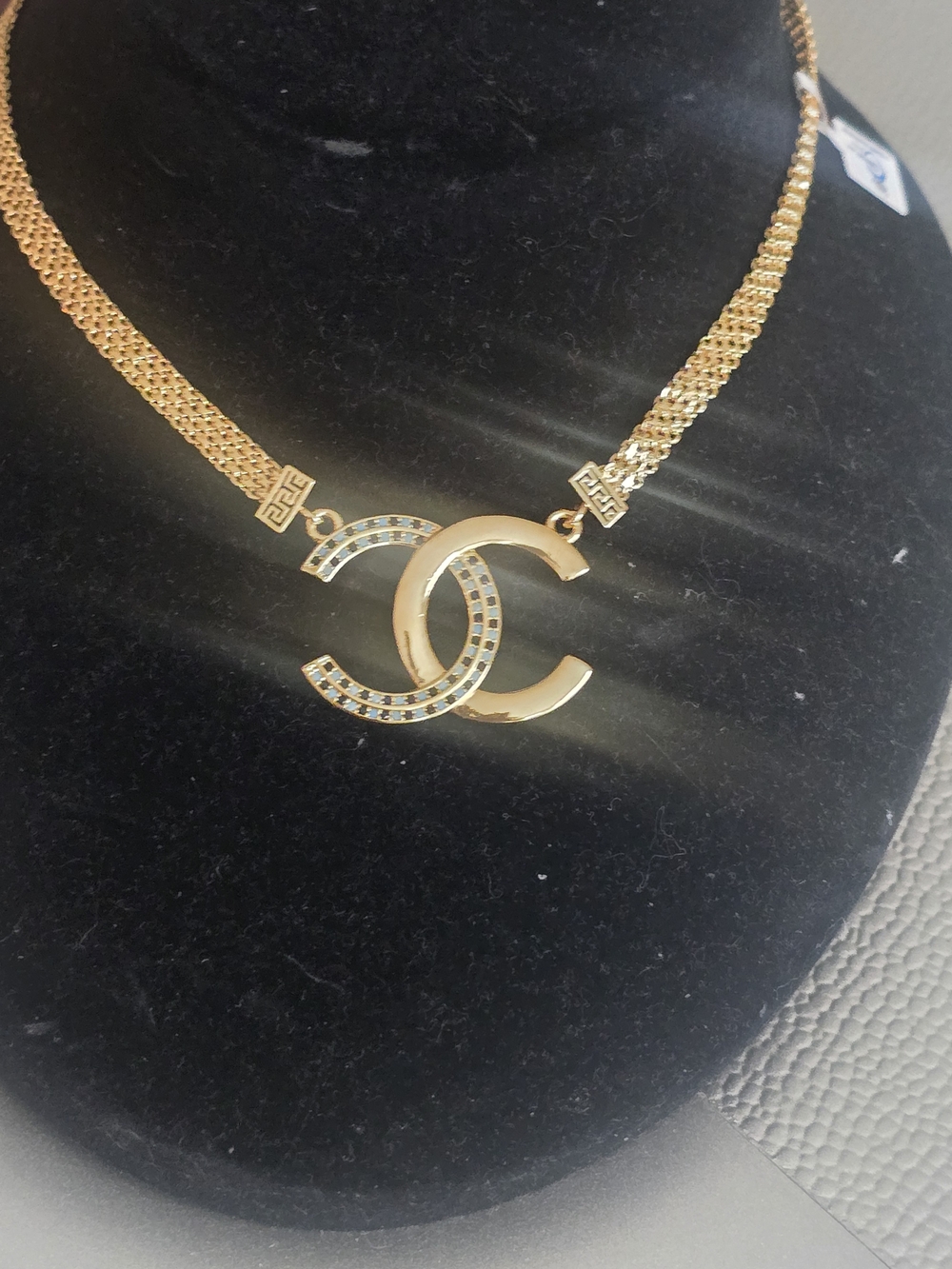 22kgp Dubai Gold-Tone Interlocking Circle Pendant Necklace - Picture 2 of 8